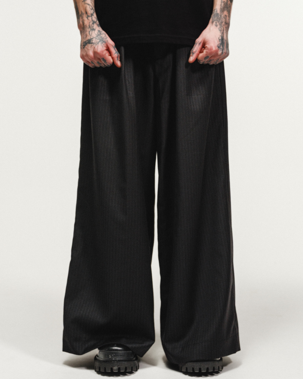 Signature Wide Leg Wool Pinstripe Trouser - Midnight